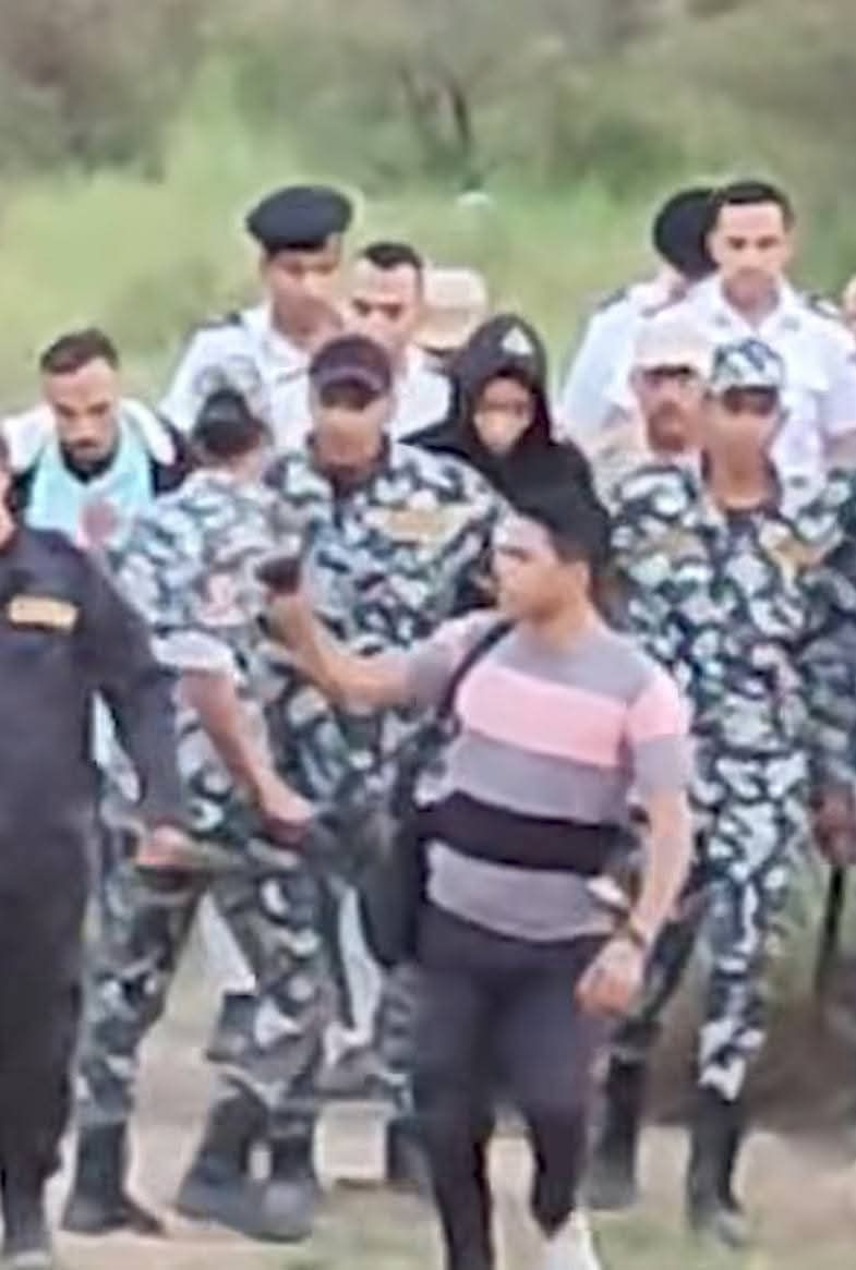 المتهم وسط حراسة مشددة