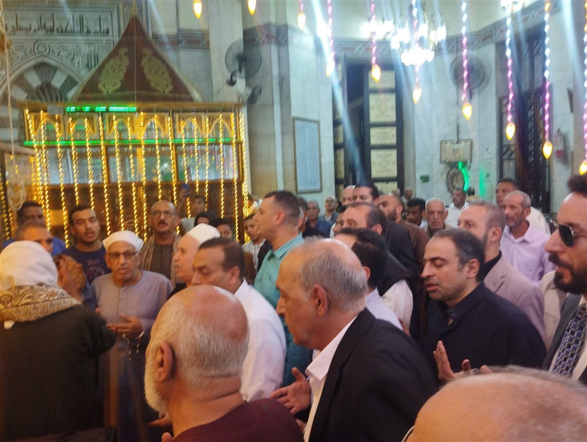 شيوخ الصوفية يزورون مسجد وضريح القطب الدسوقي