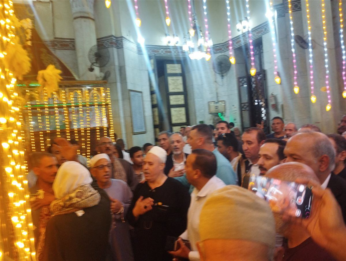 شيوخ الصوفية يزورون مسجد وضريح القطب الدسوقي