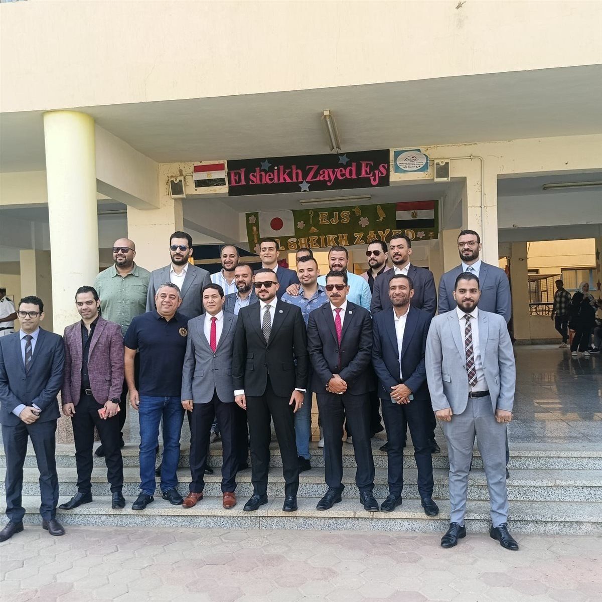 محمد الجارحي عضو مجلس إدارة النادي الاهلي يدلي بصوته في انتخابات النواب