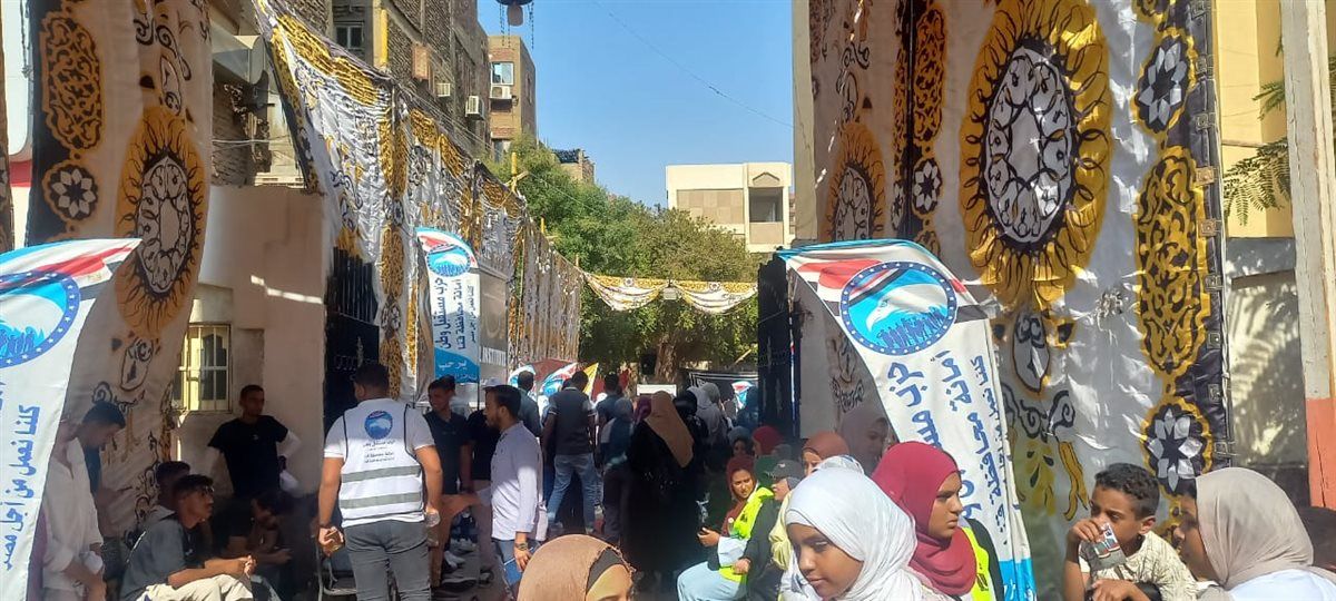 الست القناوية تتصدر المشهد.. طوابير نسائية أمام لجنة المعهد الديني بقنا في ثاني أيام التصويت