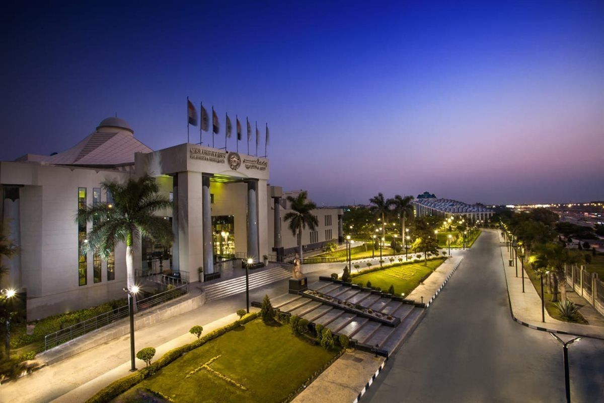  جامعة مصر للعلوم والتكنولوجيا 