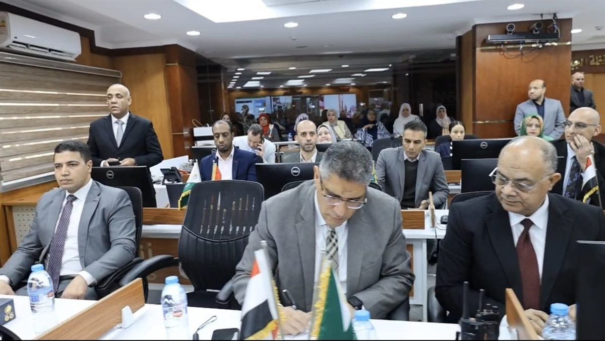 محافظ الجيزة يتابع انتظام فتح اللجان الانتخابية بالدائرة الثامنة