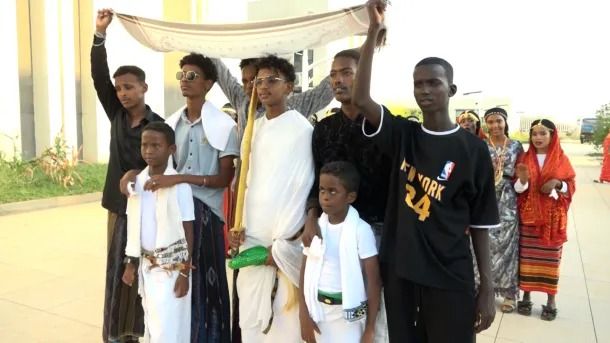 الزفة في حفل الزفاف التقليدي الزفة في حفل الزفاف التقليدي