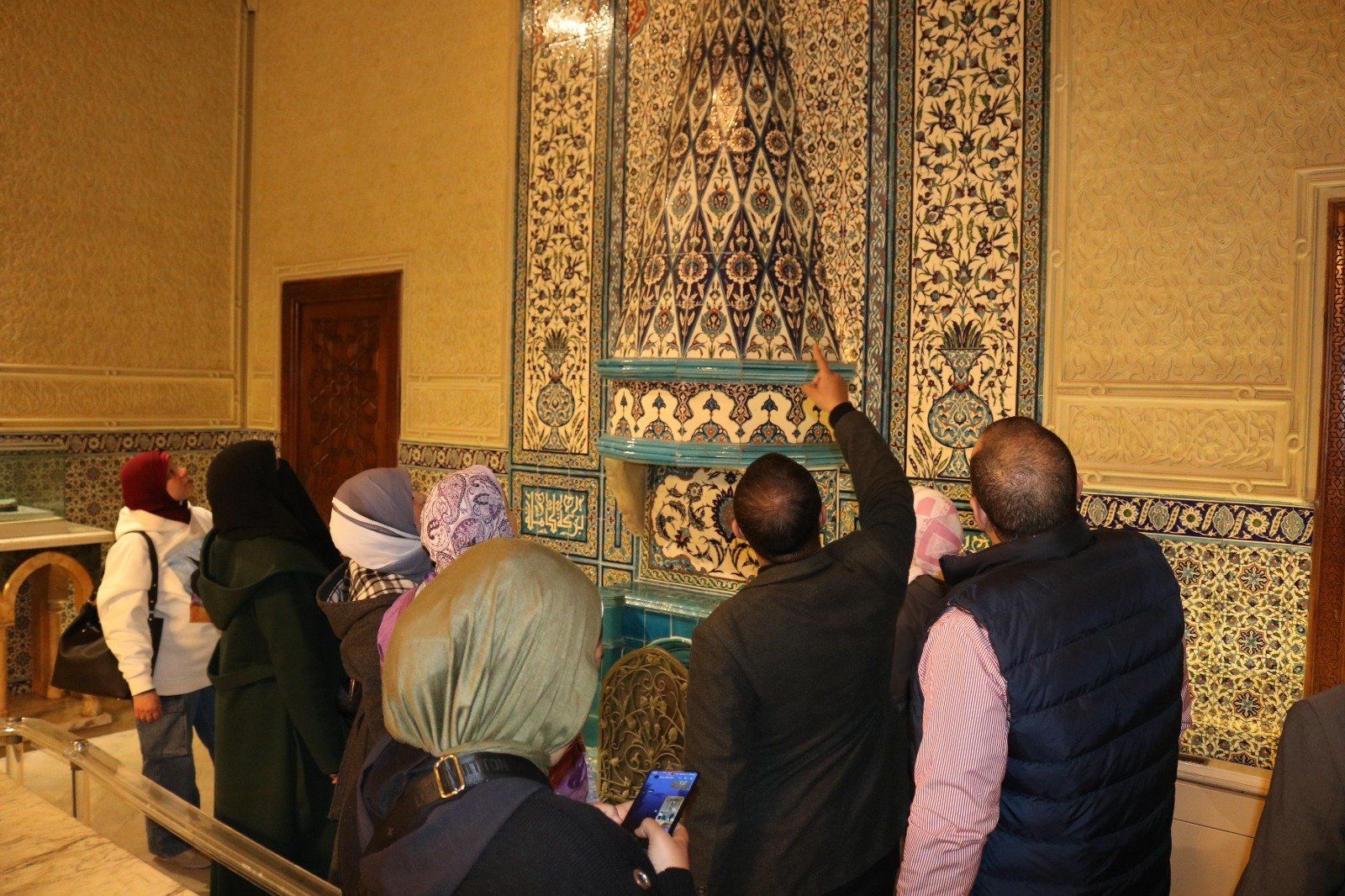 زيارة وفد مجمع البجوث