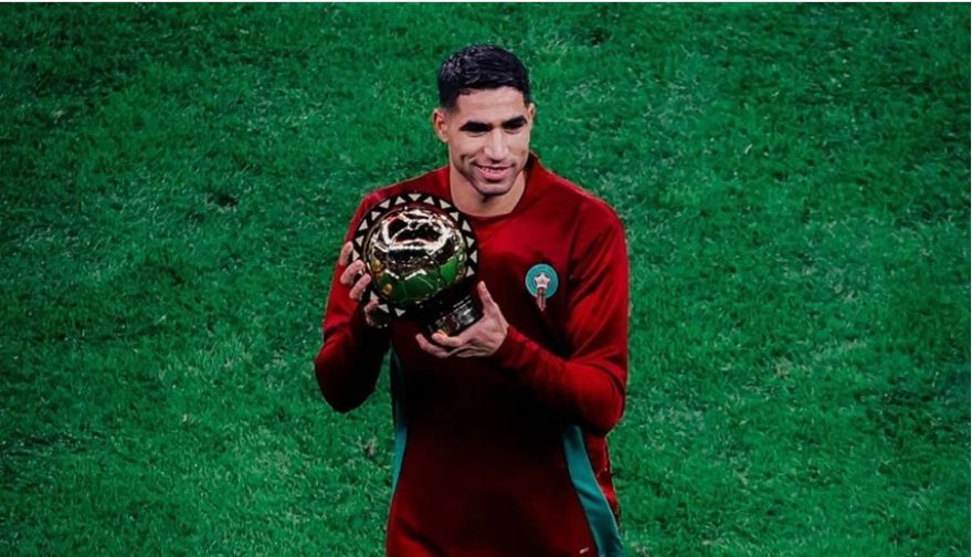 أشرف حكيمي لاعب منتخب المغرب ونادي باريس سان جيرمان