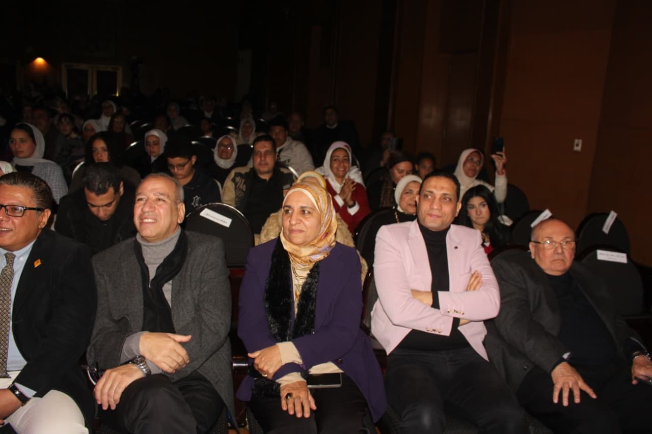 جانب من الحضور جانب من الحضور