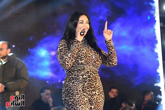 الفنانة شاهيناز