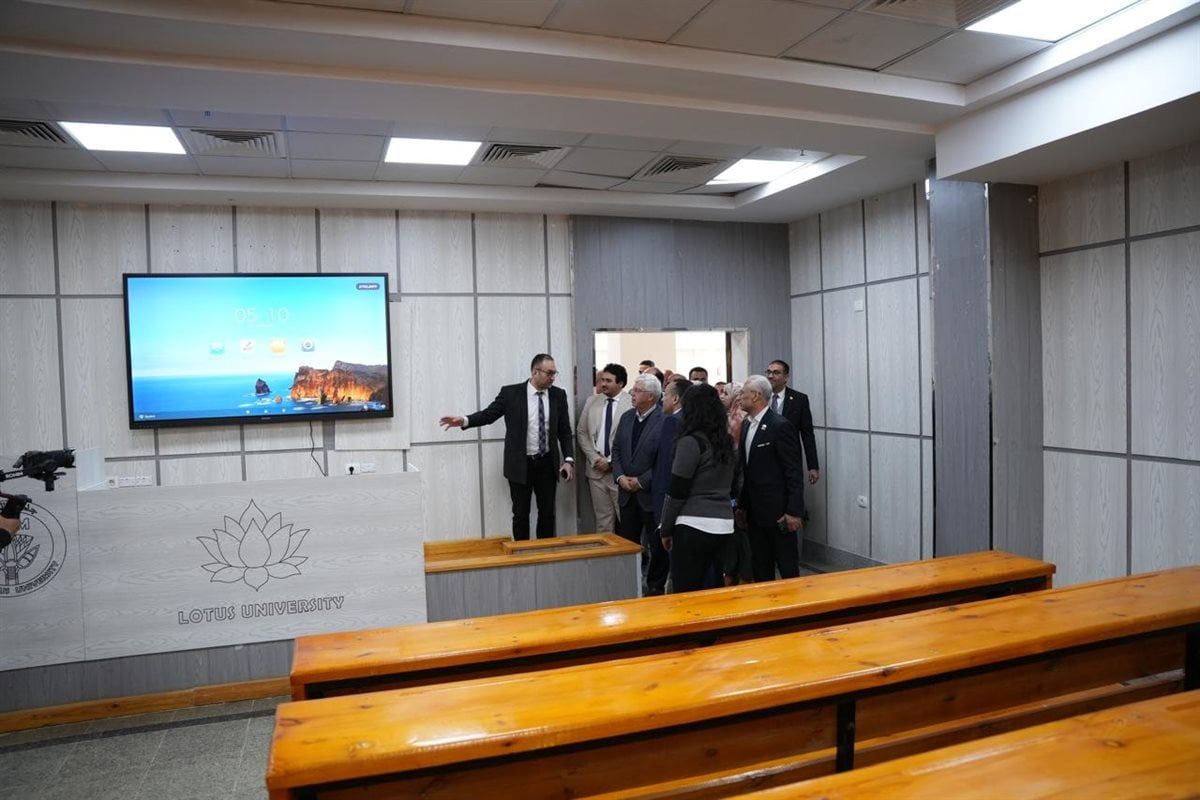 وزير التعليم العالي يتفقد جامعة اللوتس في المنيا