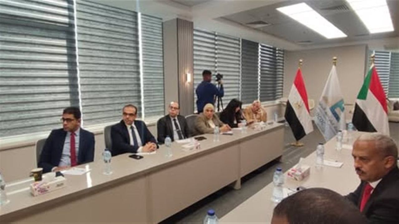 "تجارية السودان" تناقش آليات استقرار السوق مع المستوردين
