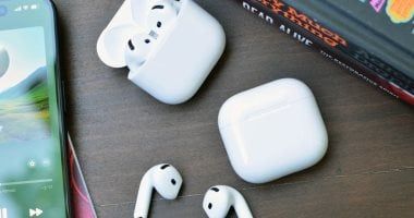تيم كوك يعترف: AirPods Pro 3 من آبل تحطم كل التوقعات
