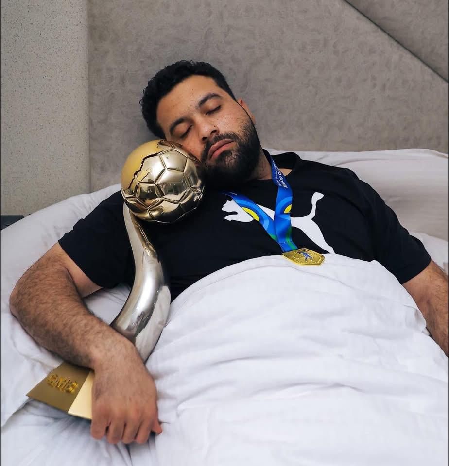احتفال مميز لأبطال أفريقيا لكرة اليد بين أحضان الكأس.. صور
