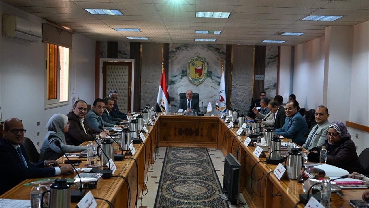 مجلس جامعة سوهاج الأهلية يوافق على عقد المؤتمر الطلابي الأول