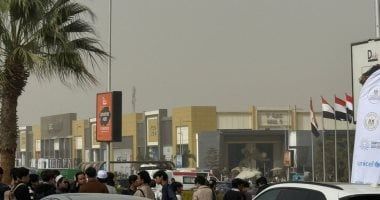 قبل اليوم الأخير.. زوار معرض الكتاب يتوافدون لشراء الكتب