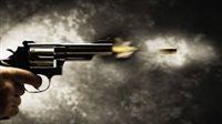 خفير يطلق النار على زميله في الصف