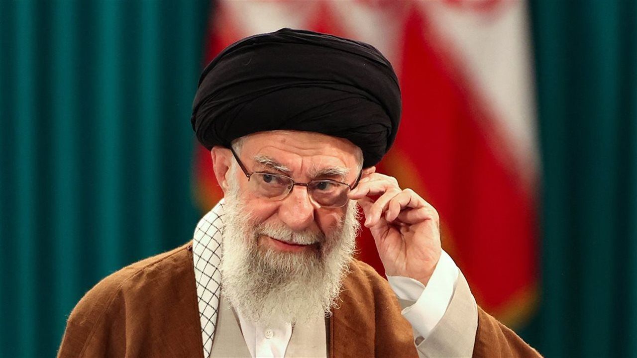 مسؤولون أمريكيون: لا نعرف ما إذا كان خامنئي سيأذن بعقد اتفاق مع واشنطن أم لا