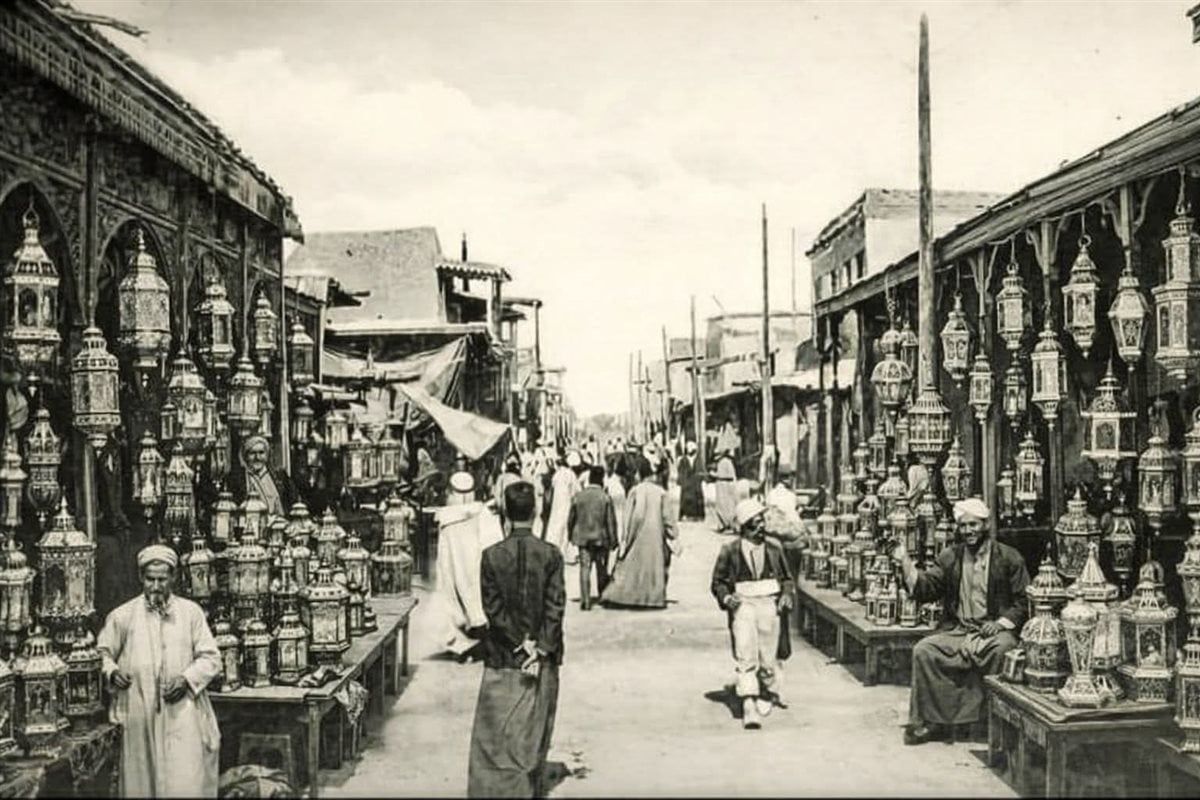 صورة نادرة جدا توثق شارع مكة بالإسماعيلية في رمضان عام 1910