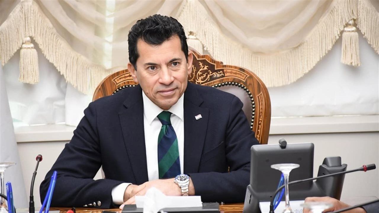 وزير الرياضة يوجه بتكثيف الأنشطة والربط بين مراكز الشباب والهيئات
