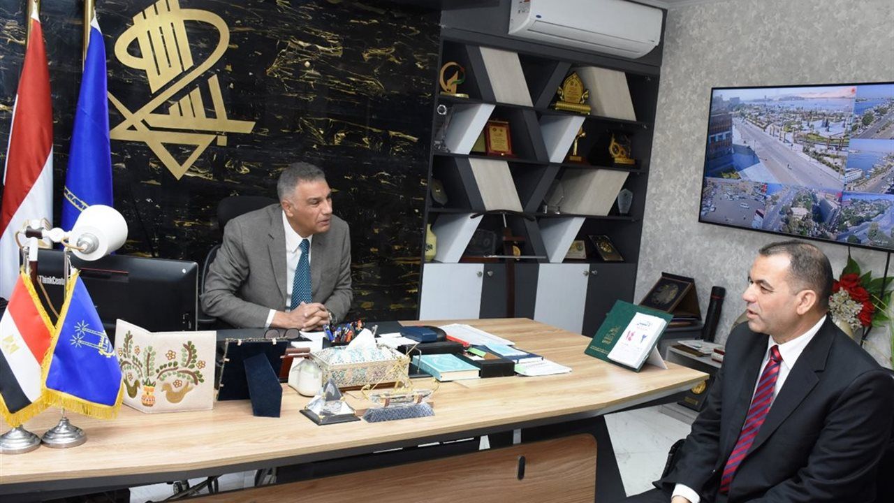 محافظ أسوان يستقبل وكيل وزارة التربية والتعليم الجديد