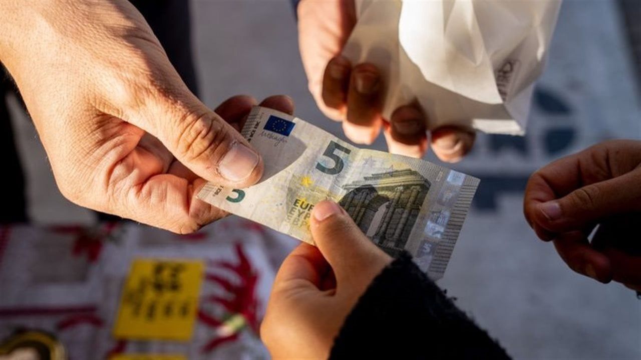 سعر اليورو مقابل الجنيه المصري اليوم الثلاثاء 3 فبراير 2026 ببداية التعاملات