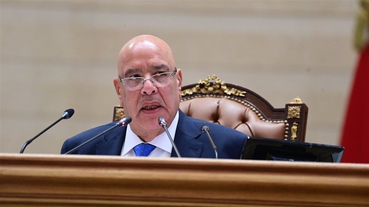 "رئيس البرلمان" يعترض على خروج النواب خلال الجلسة العامة