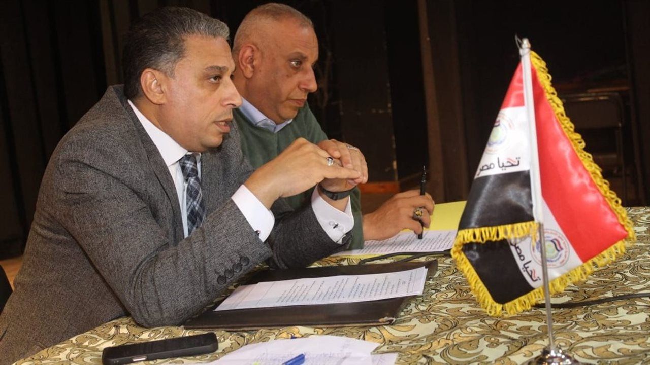 وكيل «تعليم الجيزة» يناقش خطة عمل الفصل الدراسي الثاني
