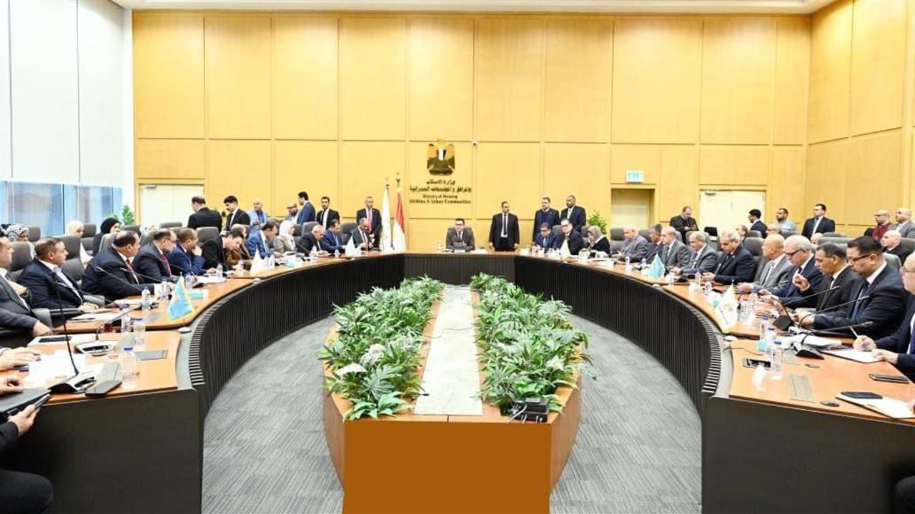وزير الإسكان خلال لقائه أعضاء مجلسي النواب والشيوخ لبحث مطالب المواطنين
