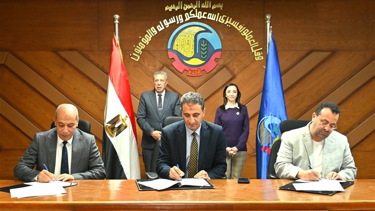محافظ البحيرة تشهد توقيع بروتوكول تعاون لإنشاء أول مدرسة داخل مصنع بفرهاش بحوش عيسى