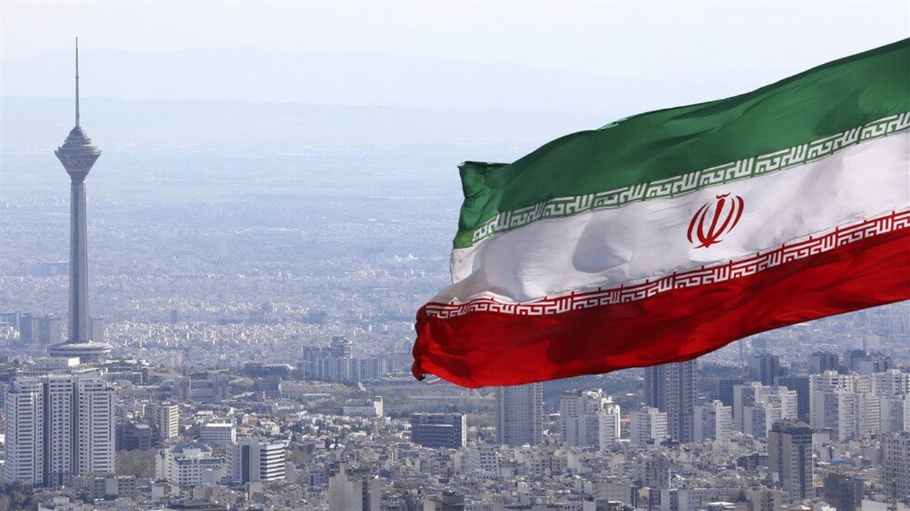 هيئة البث: تل أبيب تعتقد أن الهجوم الأمريكي على إيران يقترب