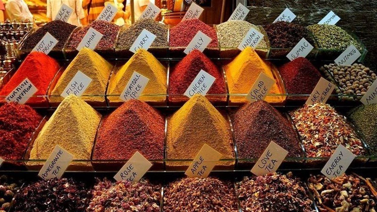 تعرف على أسعار وأشهر أماكن بيع التوابل اليوم بالغربية