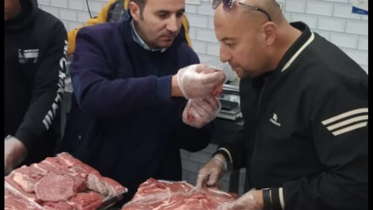 ضبط 12 طن مواد غذائية و1000 لتر سولار مجهول المصدر في حملات بقويسنا والسادات
