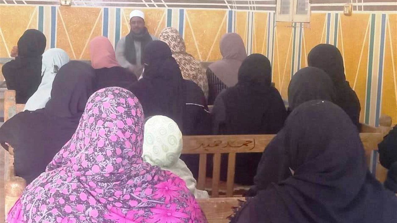 استهدفت 530 من أهالي قرى حياة كريمة.. تنظيم دورة تثقيف مالي و10 توعية مجتمعية بمراكز أسوان