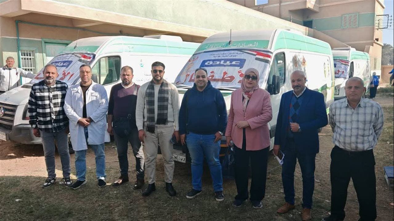فحص وعلاج أكثر من 1100 حالة وتقديم نحو 3500 خدمة لأهالي بني سويف