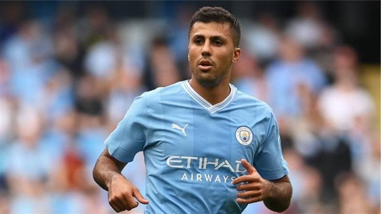 ريال مدريد يصعّد اهتمامه بضم رودري ويجهّز تحركًا صيفيًا
