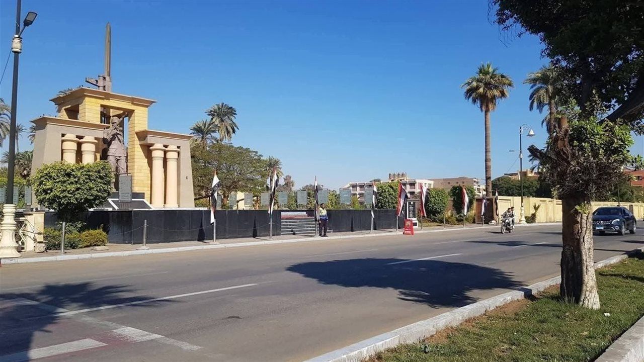 تيفاني ترامب وزوجها في جولة أثرية بمعبد حتشبسوت ومقابر ملوك الأقصر