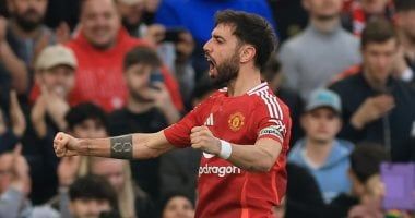 برونو فيرنانديز يعزز تقدم مان يونايتد ضد توتنهام بهدف ثانٍ.. فيديو