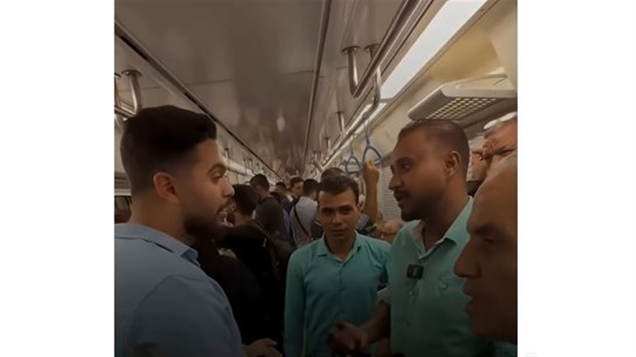 شاب مصري أثار الجدل.. موهوب بيتكلم كل لغات العالم بطريقة مدهشة (فيديو)
