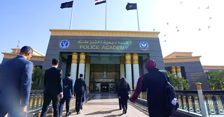 عروض قتالية ومهارات فروسية تبهر وفد الدبلوماسية الشبابية داخل أكاديمية الشرطة