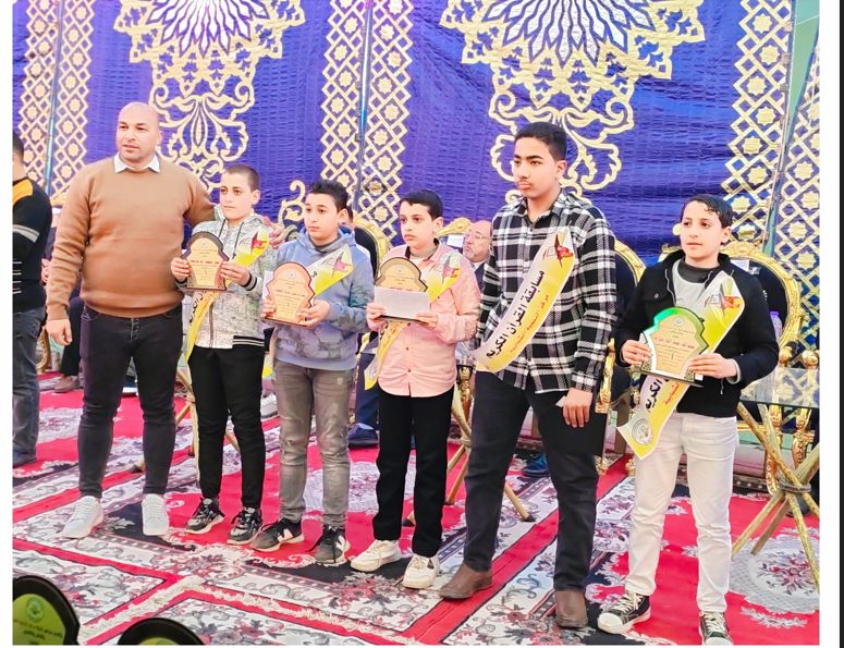 تكرم الحافظين لكتاب الله