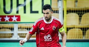 طبيب الأهلي: إصابة تريزيجيه بشد أسفل العضلة الخلفية ويبدأ التأهيل غداً