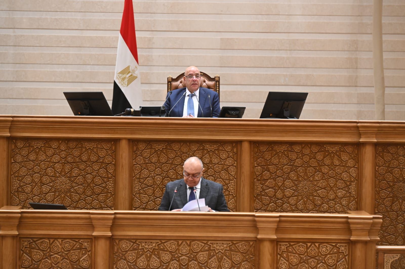 "أطول انتخابات.. سقوط رئيس حكومة أثناء جلسة.. إسقاط عضوية رئيس المجلس".. "البرلمان المصري" سجل حي للمفارقات التاريخية