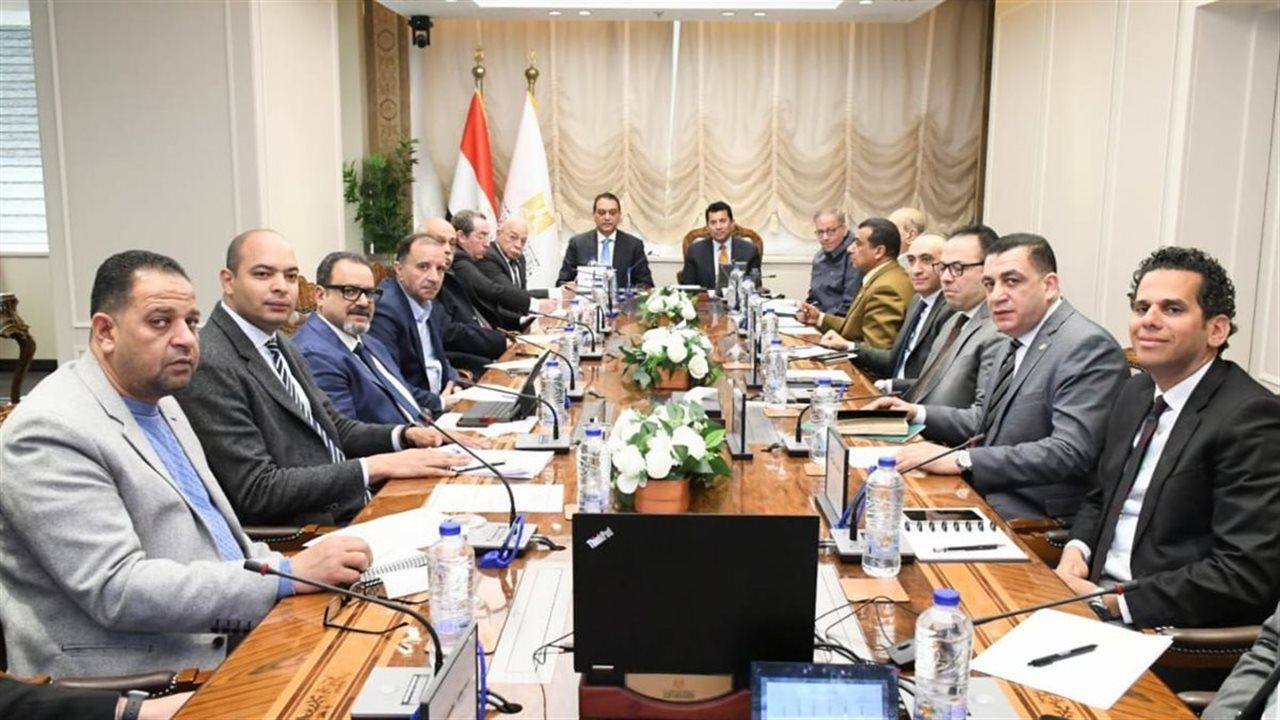وزير الشباب والرياضة يلتقي بالمجلس العلمي للرياضة المصرية