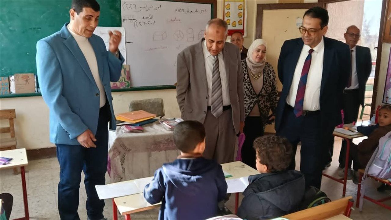 مساعد وزير التعليم للتقويم ونظم الاختبارات يزور مدارس شرق وغرب طنطا