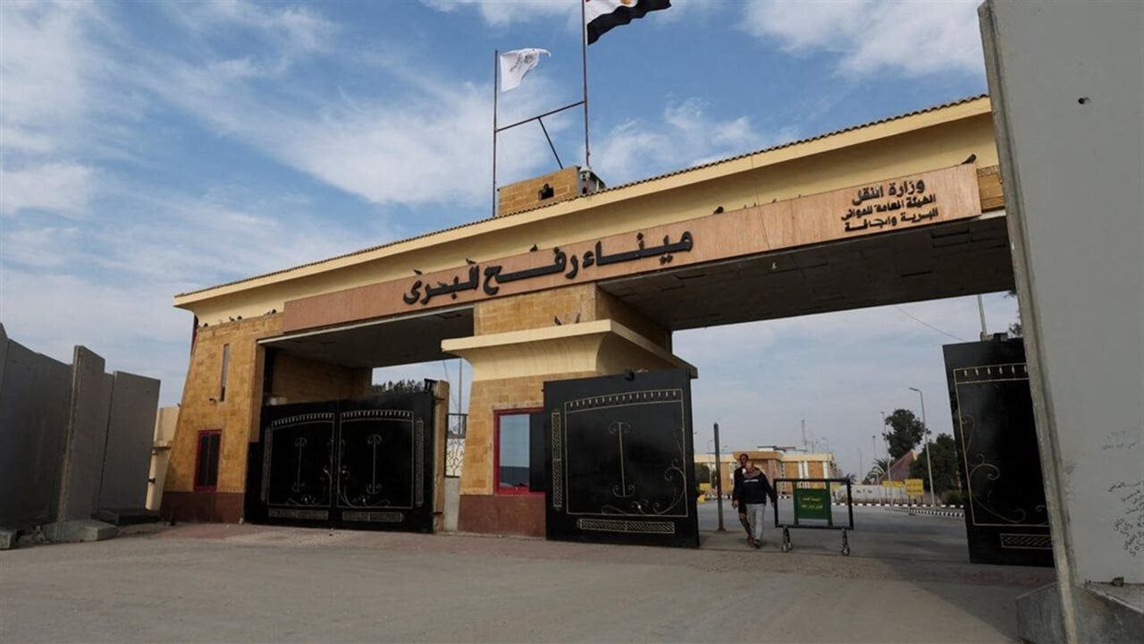 أحمد أبو زيد: دفعة جديدة من الفلسطينيين تعود لغزة عبر معبر رفح