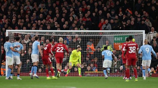 ليفربول ضد مان سيتى.. سوبوسلاى يسجل هدفا صاروخيا فى مرمى السيتزنز.. صور