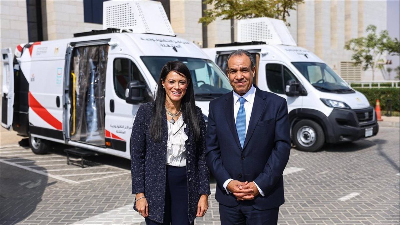 "الخارجية والتخطيط" يطلقان مشروع "مراكز خدمات مصر" الثابتة والمراكز التكنولوجية المتنقلة