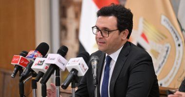 وزير الثقافة من حفل جوائز فاروق حسنى: إقامة معرض استعادى للفائزين بالدورات السابقة