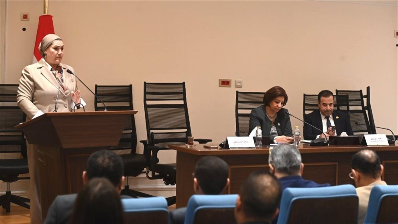 رئيسة "القومي للطفولة والأمومة" تستعرض التوصيات الاستراتيجية لحماية الأطفال في الفضاء الرقمي