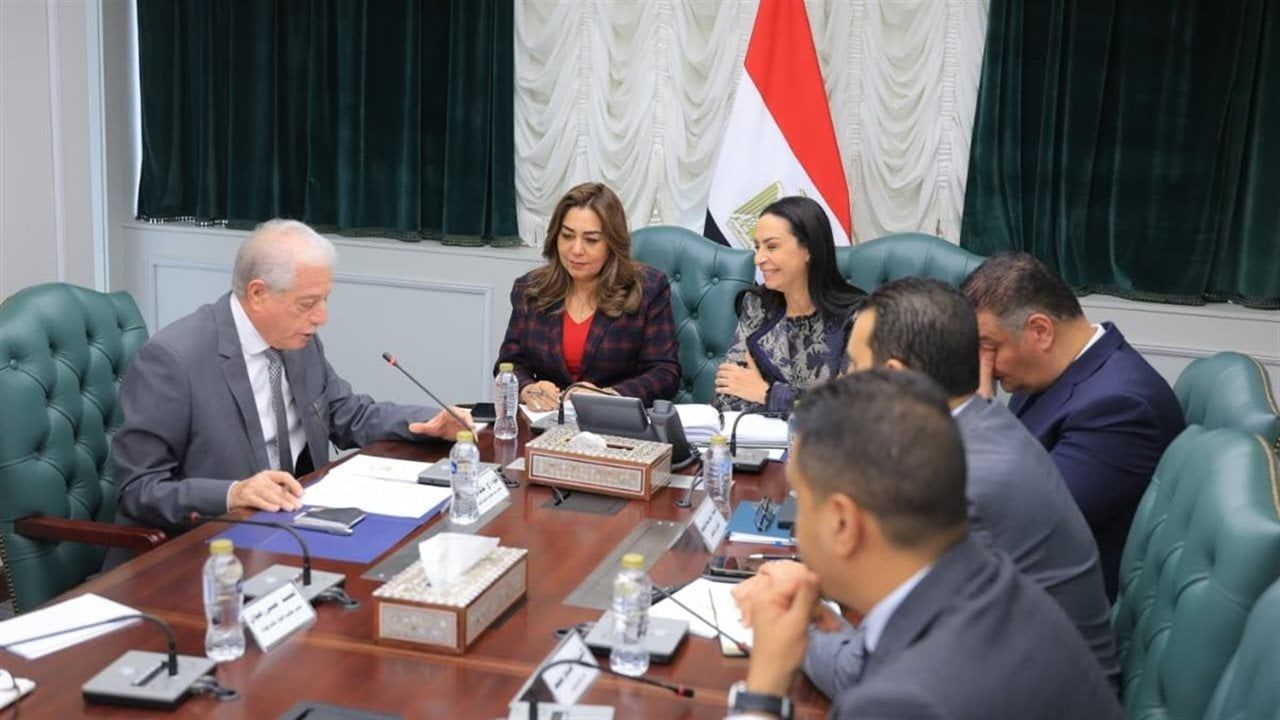 وزيرتا التضامن والتنمية المحلية تبحثان إقامة مهرجان موسع للحرف التراثية في المحافظات