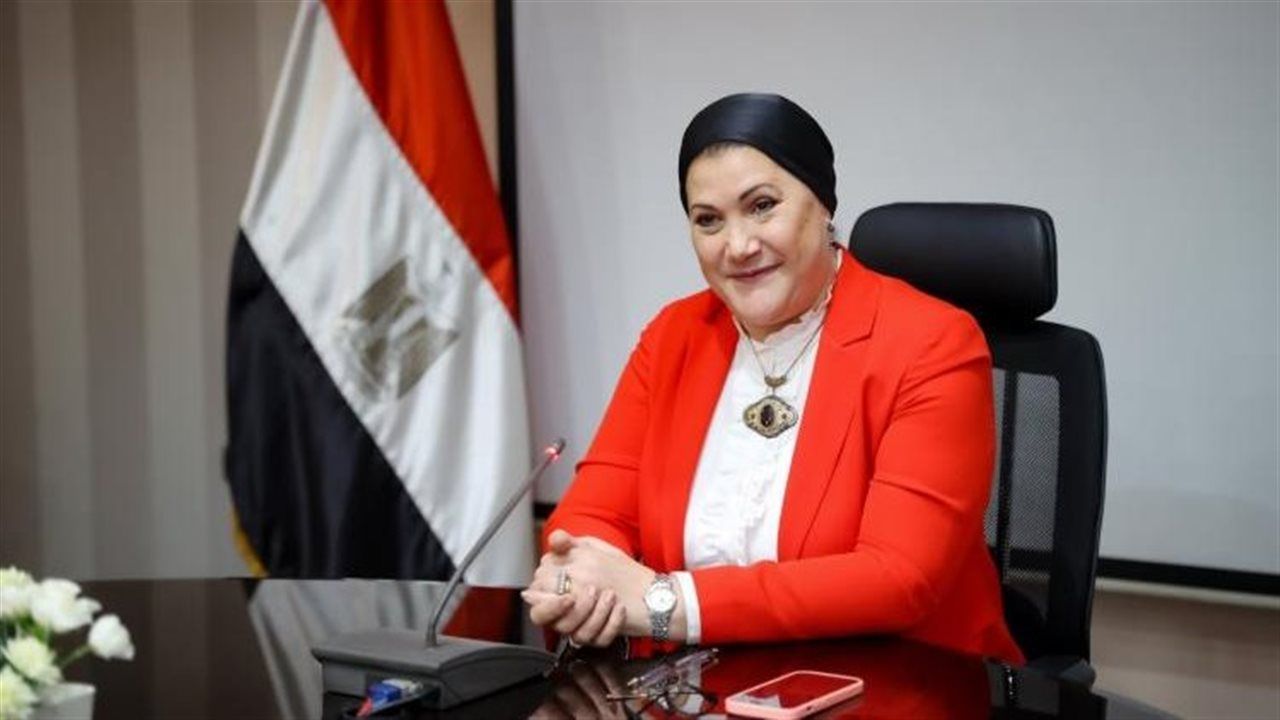 "السنباطي" توصي بتوفير أمان وحماية الطفل في الفضاء الإلكتروني ووقايته من الابتزاز